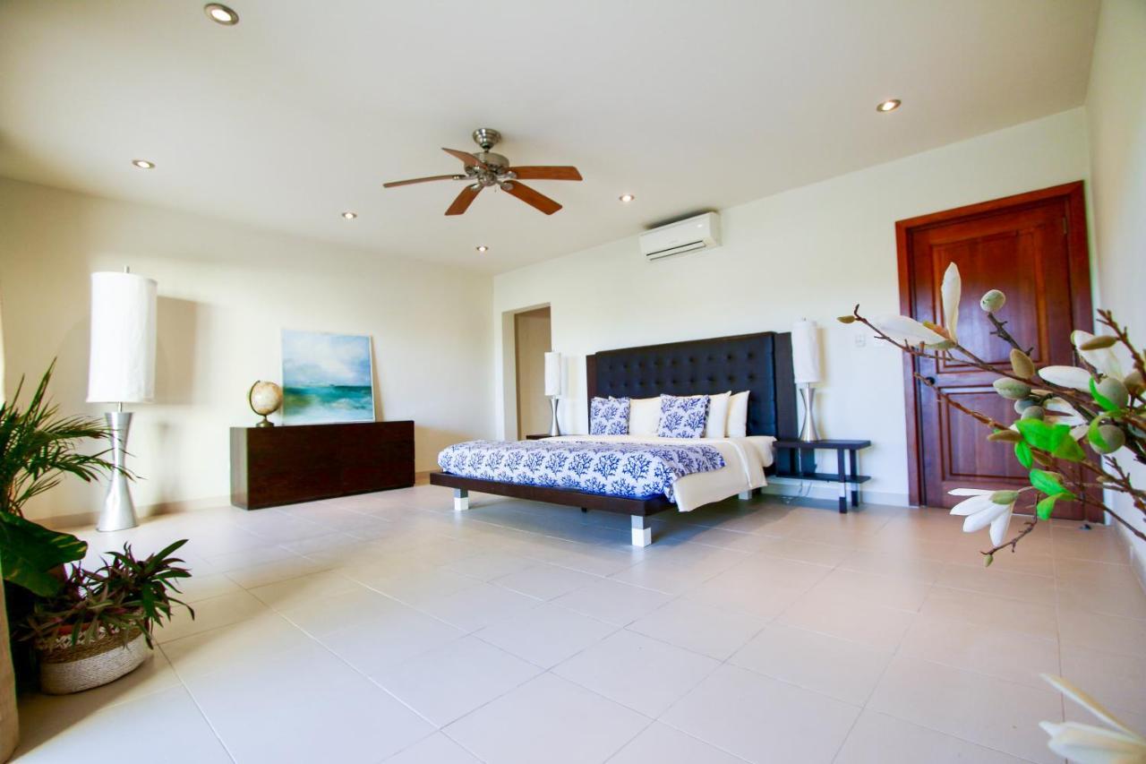 The Hideaway At Hughes Point Ξενοδοχείο Freetown Village Εξωτερικό φωτογραφία