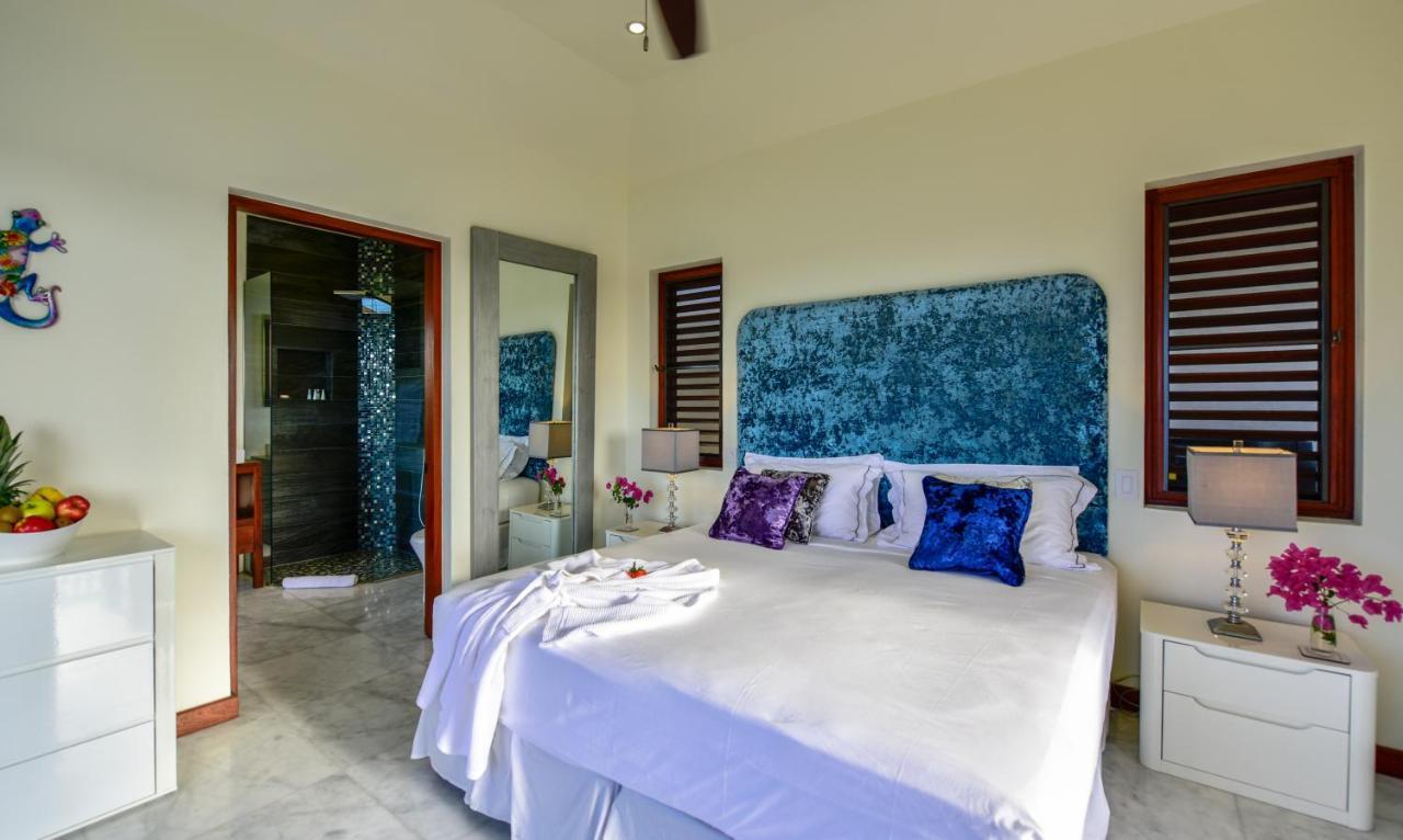 The Hideaway At Hughes Point Ξενοδοχείο Freetown Village Εξωτερικό φωτογραφία