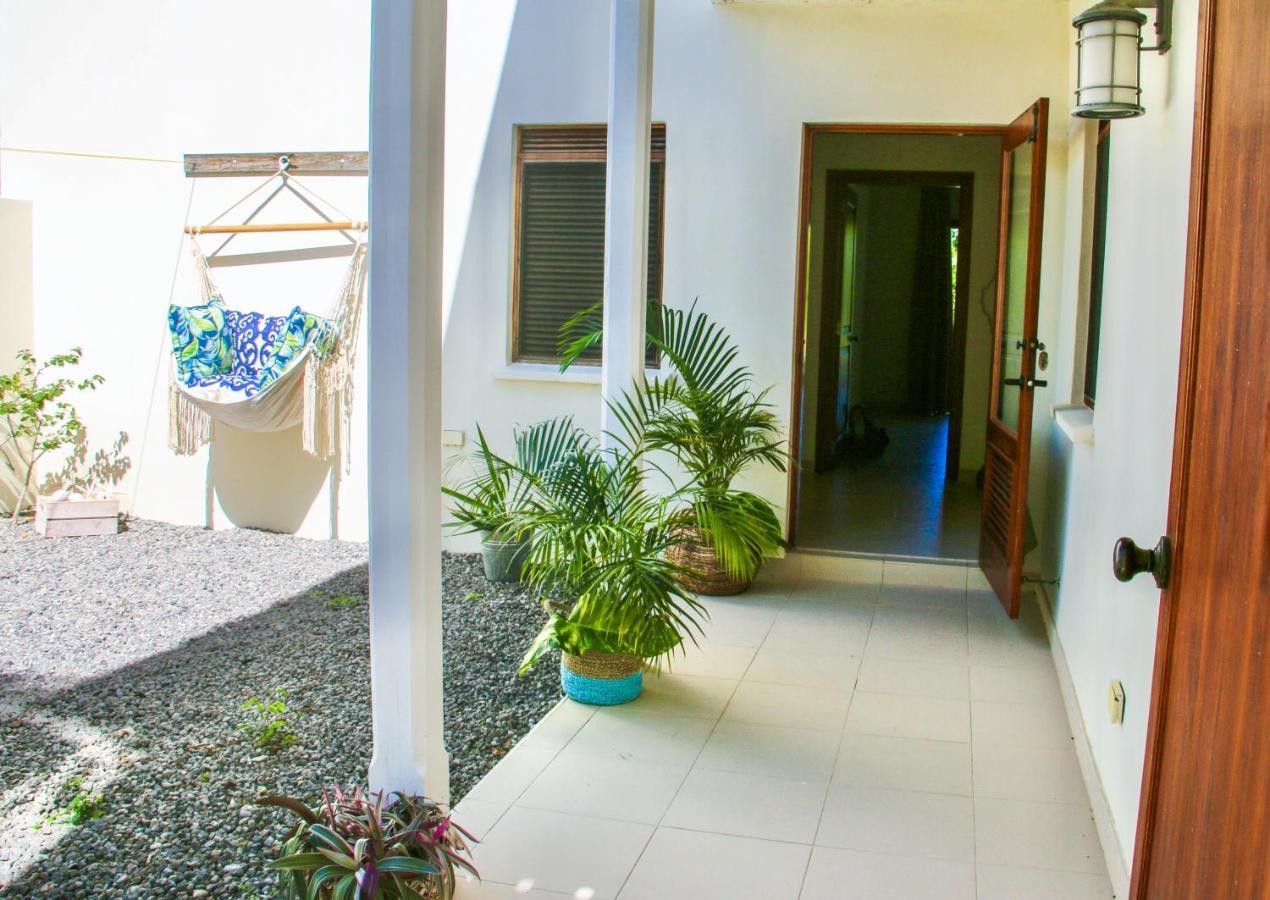 The Hideaway At Hughes Point Ξενοδοχείο Freetown Village Εξωτερικό φωτογραφία