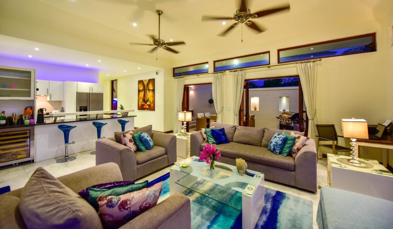 The Hideaway At Hughes Point Ξενοδοχείο Freetown Village Εξωτερικό φωτογραφία