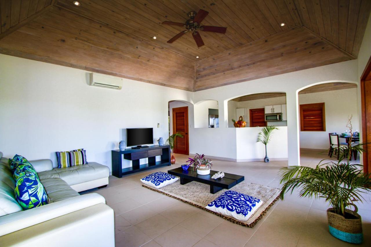 The Hideaway At Hughes Point Ξενοδοχείο Freetown Village Εξωτερικό φωτογραφία